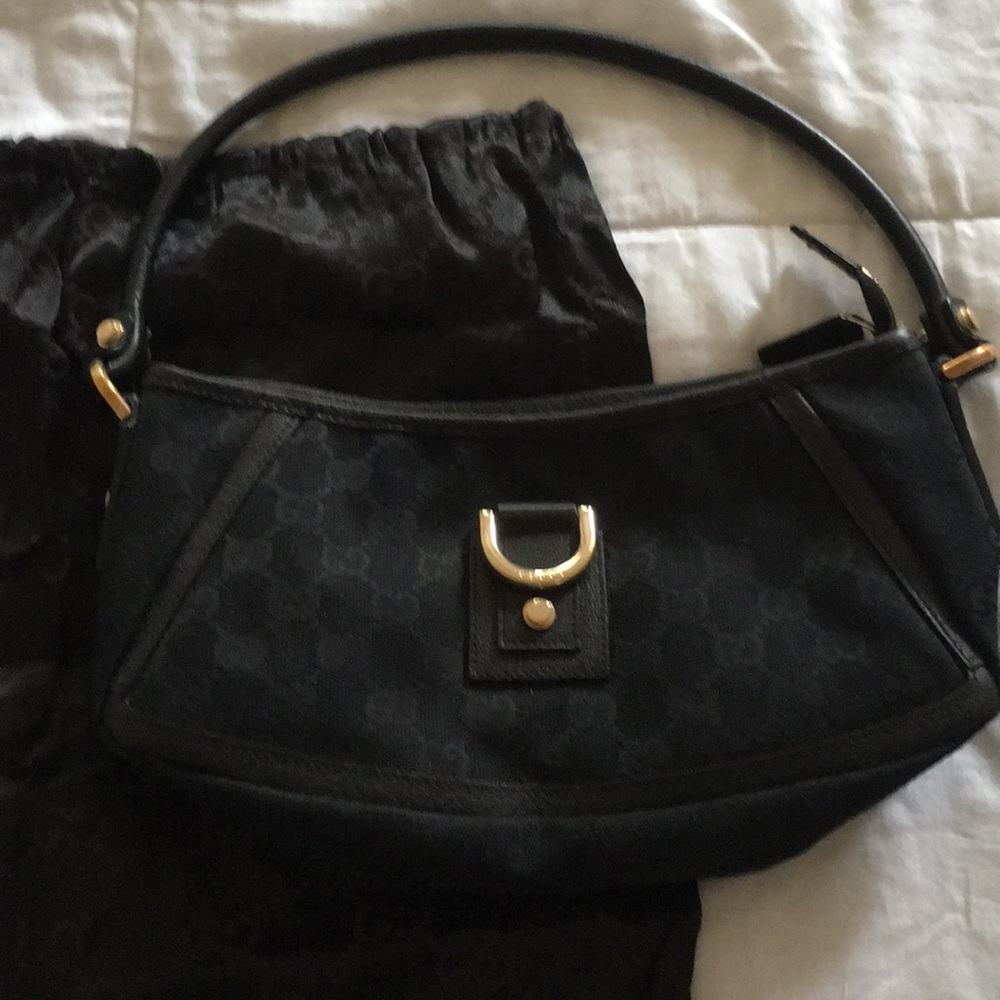 Authentic Gucci Small Shoulder Bag V Good Cond